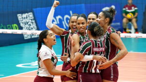 Fluminense duela com o líder da Superliga feminina de vôlei nesta quinta