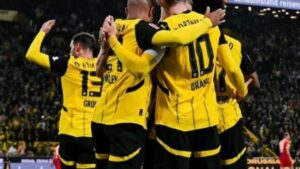 Borussia Dortmund vence Lille e segue vivo na Champions League
