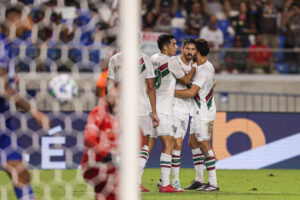 Fluminense tem dupla e técnico Mano Menezes na seleção da primeira fase da Copa do Brasil