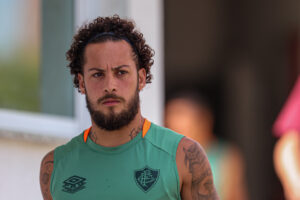 Guga conta que ficou “muito triste” com saída de Renato Augusto do Fluminense