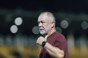 Mano, do Fluminense, fala sobre arbitragem e uso do VAR