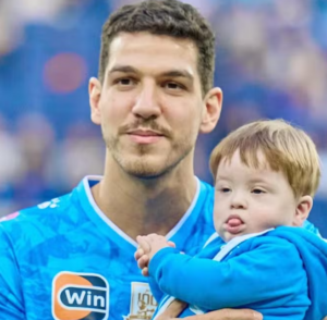 Ex-Fluminense, Nino marca pelo Zenit e dedica ao filho em homenagem ao Dia Internacional da Síndrome de Down