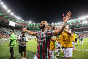 Samuel Xavier esclarece fake news sobre desfalcar o Fluminense por causa de implante capilar