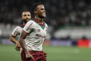 Arias persegue marca histórica de Conca com a camisa do Fluminense