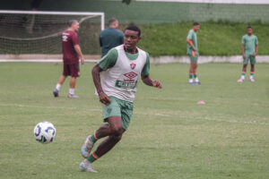 Zagueiro do Fluminense fala sobre ser titular no Brasileirão Sub-20