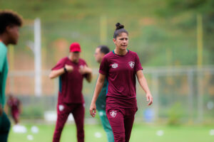 Nova auxiliar do Fluminense Feminino comenta vantagens de ter sido atleta