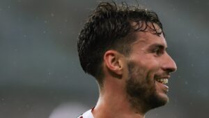 Nas redes sociais, nutricionista mostra que volante do Fluminense está “no shape”; Confira