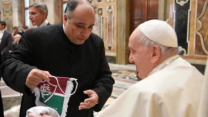 Fluminense lamenta morte do Papa Francisco