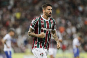 Analista critica última janela do Fluminense: “Seguia precisando de um 9”
