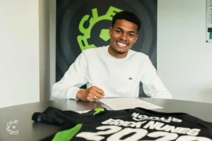 Fluminense acerta venda de volante para clube da Europa