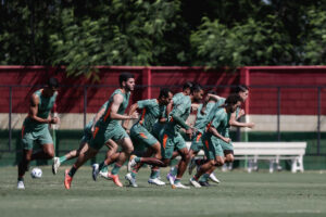 Fluminense fecha preparação para enfrentar Sport e divulga imagens na web
