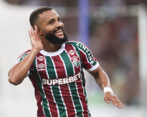 Samuel Xavier iguala Mariano no top 3 de laterais-direitos com mais gols pelo Fluminense no século; Veja lista