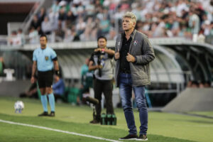 Renato se manifesta sobre aproveitamento de jogadores da base no Fluminense