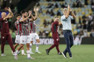 Vídeo: Veja as reações de Renato Gaúcho e Diniz com o gol da vitória do Fluminense