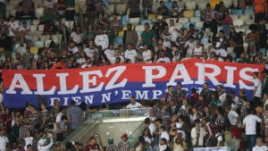 Torcidas de PSG e Fluminense foram unidas por conta de uma tese de doutorado