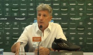 Renato volta a criticar arbitragem após pênalti não marcado para o Fluminense