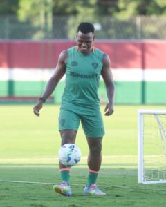 Fluminense completa mais um dia de treinos; Veja imagens