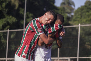 Atacante do Fluminense Sub-20 homenageia avó falecida com gol