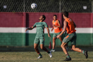 Fluminense inicia preparação para duelo com Vasco; Veja imagens