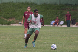 Meia do Fluminense projeta duelo com o São Paulo no Brasileirão Sub-20