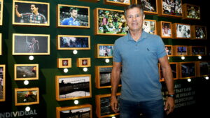 Fluminense relembra números e feitos de Edinho, visita ilustre no museu do clube nesta sexta-feira