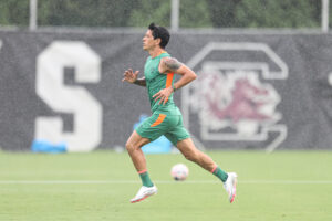 Cano ficará no banco do Fluminense contra o Borussia, revela Renato