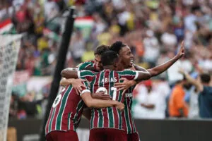 Com um semestre pela frente, Arias está bem perto de igualar seu ano com mais assistências pelo Fluminense