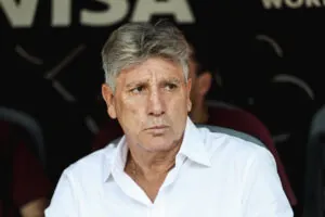 Renato Gaúcho se diz feliz por classificação, mas freia empolgação: “É degrau a degrau”