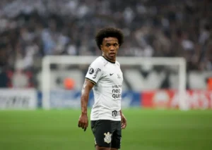 Fluminense tentou a contratação do meia Willian, ex-Chelsea e Corinthians, revela repórter
