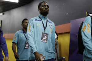 Titular da Seleção Brasileira, Alexsandro passou dois meses na base do Fluminense