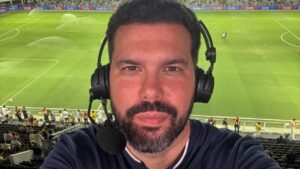 Comentarista rebate críticos do Fluminense e exalta meio de campo e Arias em estreia no Mundial