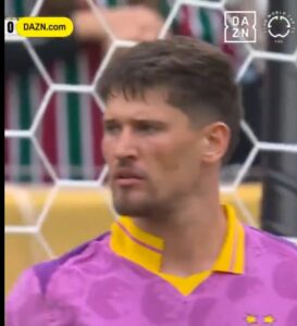 Após empate com Fluminense, goleiro do Borussia admite: “Jogaram melhor do que nós”