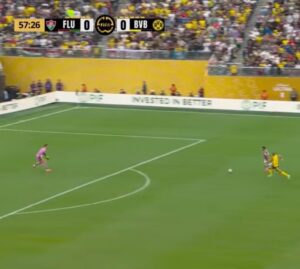 Everaldo explica chance perdida em Fluminense x Borussia