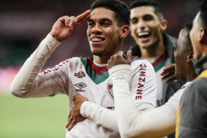Renato rebate críticas contra Serna e Paulo Baya: “Não tem que dar bola para quem vai ao estádio vaiar”