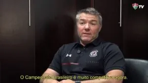 “É uma honra ter um clube tão enorme”, diz técnico da South Carolina sobre o Fluminense