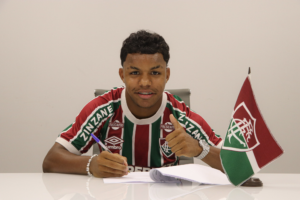 Fluminense acerta renovação de contrato com joia de Xerém