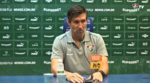 “Sabemos que temos que fortalecer o elenco”, admite auxiliar do Fluminense