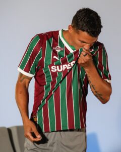 Jemmes cede camisa número 3 para Thiago Silva em seu retorno ao Fluminense