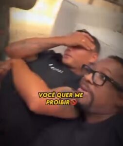 Thiago Silva recebe visita de músico, que brinca: “Fluminense tá bem demais”