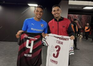 Zagueiro do Athletico-PR tieta Thiago Silva após jogo contra o Fluminense: “Dia mais feliz da minha vida”