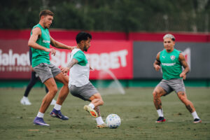 Vídeo: Soteldo faz gol de cabeça em treino do Fluminense; veja