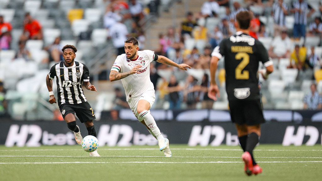 Freytes erra em gol do Atl&eacute;tico-MG e leva torcedores do Fluminense &agrave; loucura (Foto: Marcelo Gon&ccedil;alves / FFC)